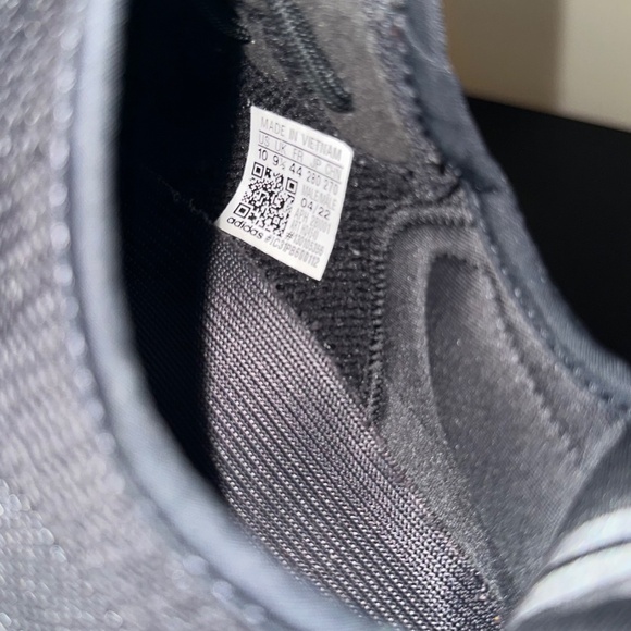 Adidas Yeezy Boost 350 V2 Black Non-Reflective Size 10 - Picture 3 of 7